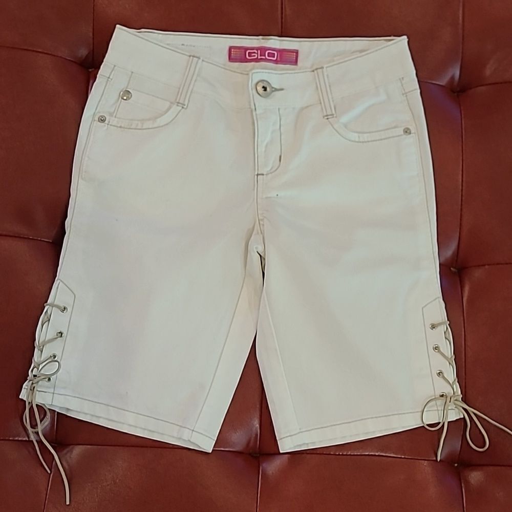 GLO sz girls 1 cream jeans with lacing on legs. NWOT